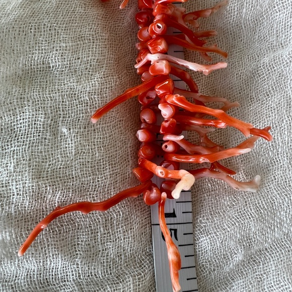 Signed Les Bernard Vintage Salmon Coral Branch Necklace – 28" – 1970s - Picture 8 of 9